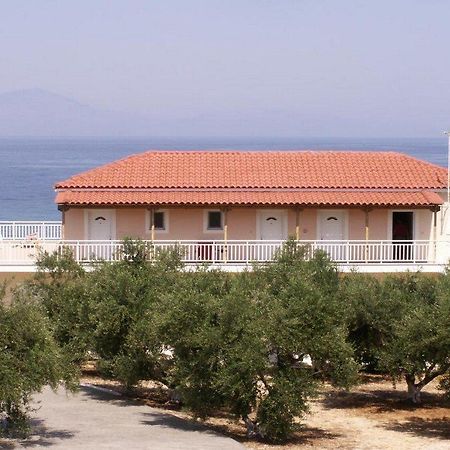 Kastro Beach Hotel Екстериор снимка