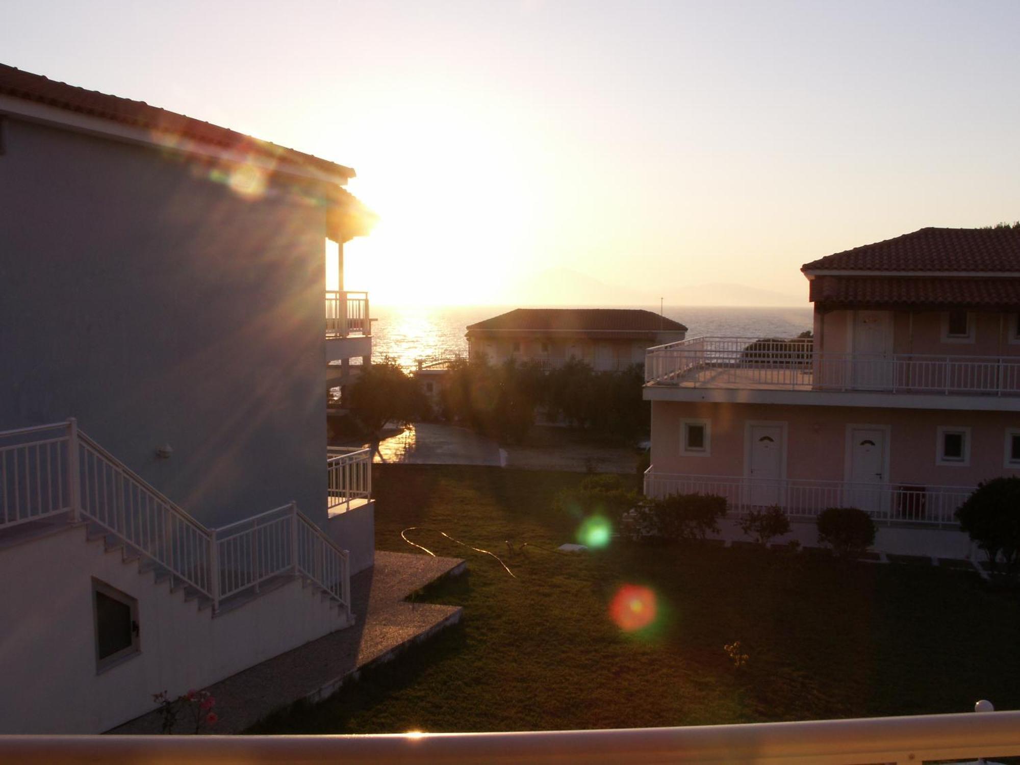 Kastro Beach Hotel Екстериор снимка