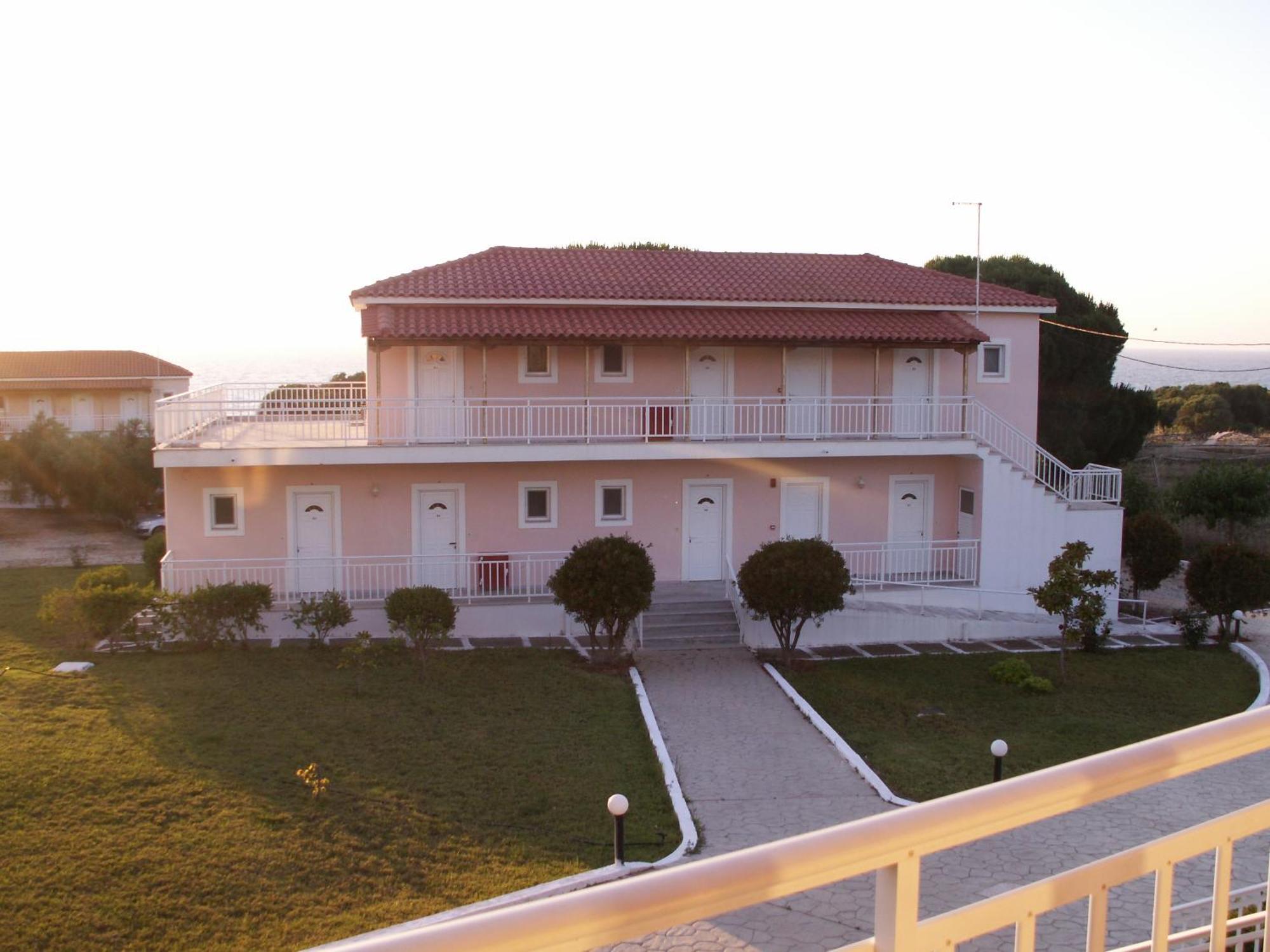 Kastro Beach Hotel Екстериор снимка