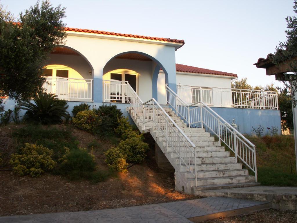 Kastro Beach Hotel Екстериор снимка